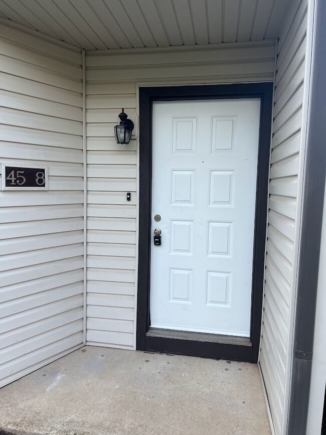 Photo - Newly updated 2nd floor Laurel Springs condo, Exeter Township