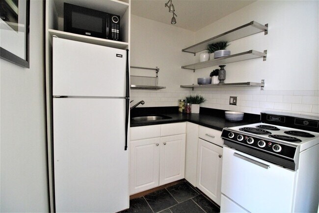 Photo - 32 Winchester St Unit # 8