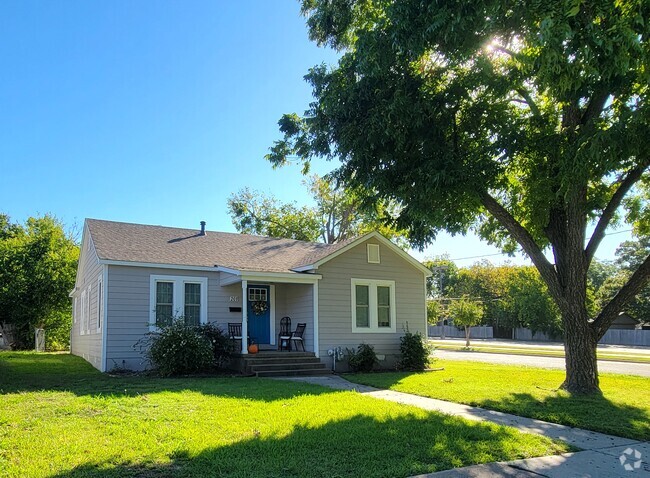 Building Photo - 201 N McKown Ave Rental