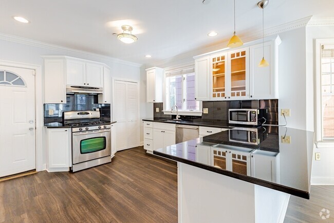 Building Photo - 72 Line St Unit #1 Rental