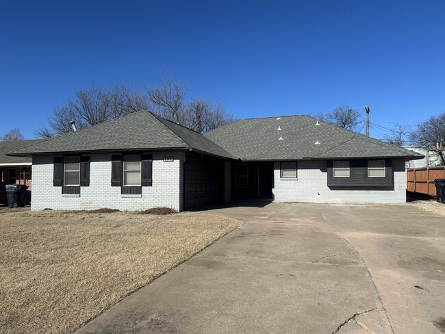 Building Photo - 1125 NW 105th St