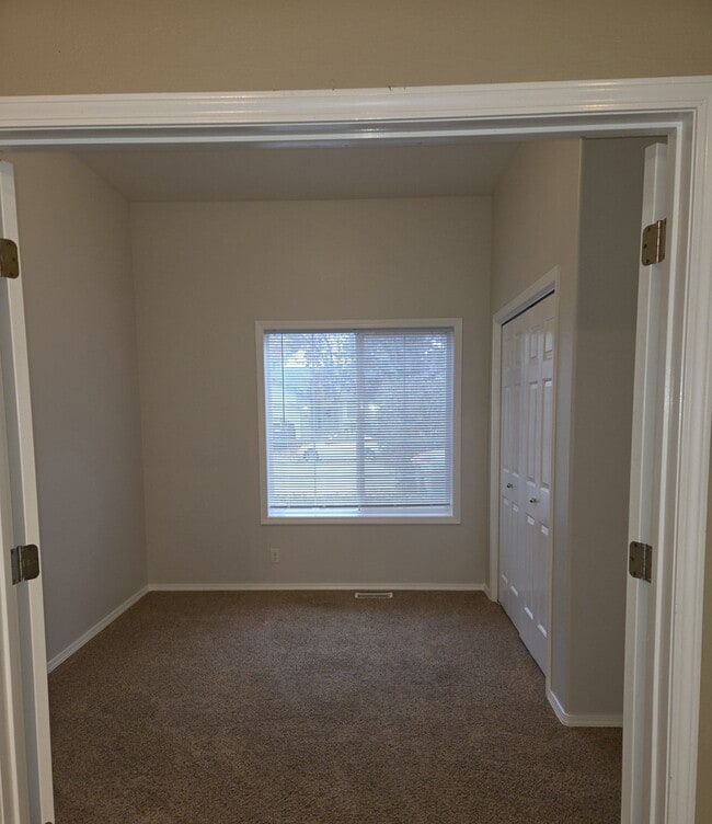 Photo - 917 W Greenhead St