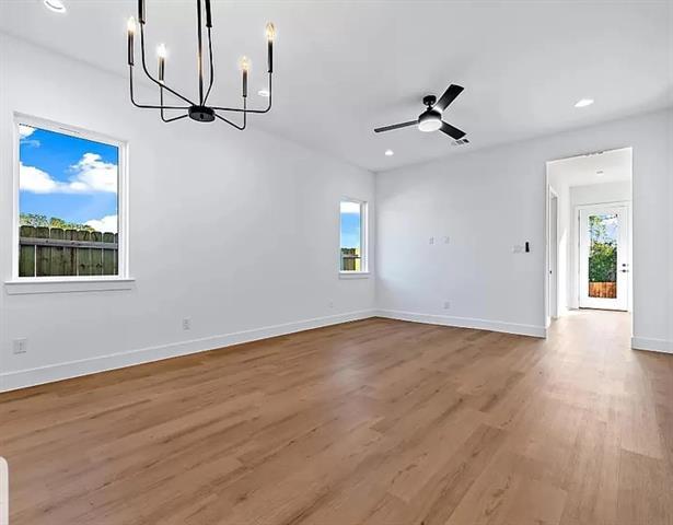 Photo - 1605 Logan St