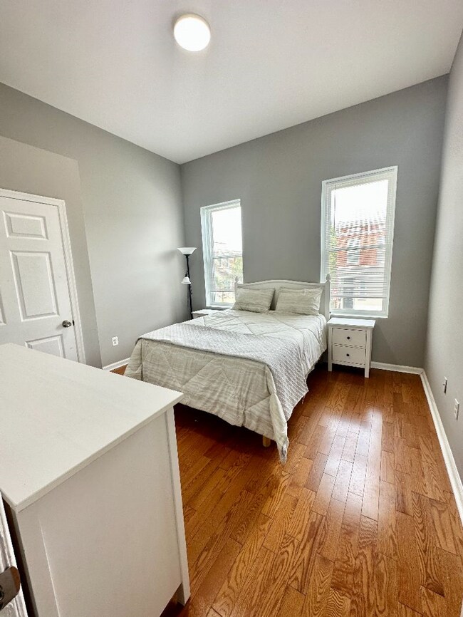 100 S Bouldin St Unit 2