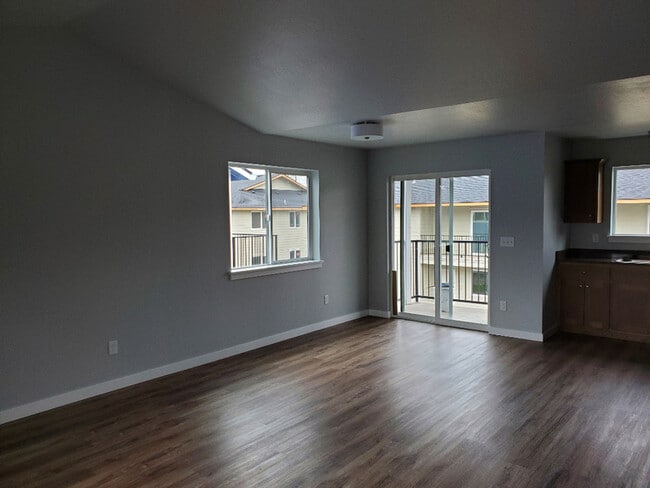 Photo - 220 Cheryl Ln Unit 4