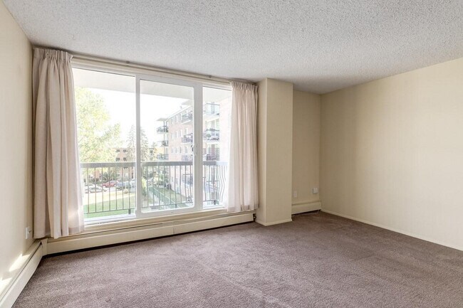 Photo - Elkwater Apartments