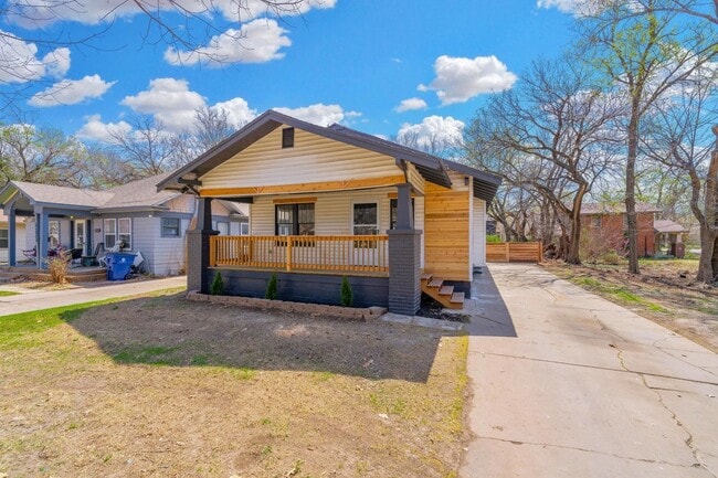 Photo - 2327 W Douglas Ave House