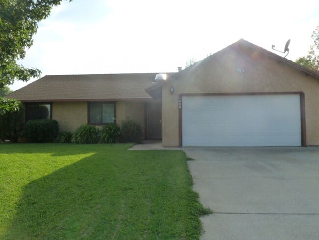 Building Photo - Spacious Home in Desirable Quail Ridge Neighborhood