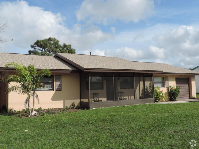 Building Photo - Three bedroom ranch home in Palm Bay.