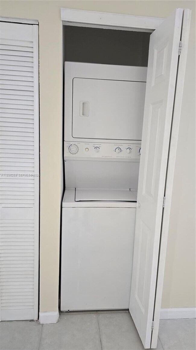 Photo - 4802 Washington St Unidad 12