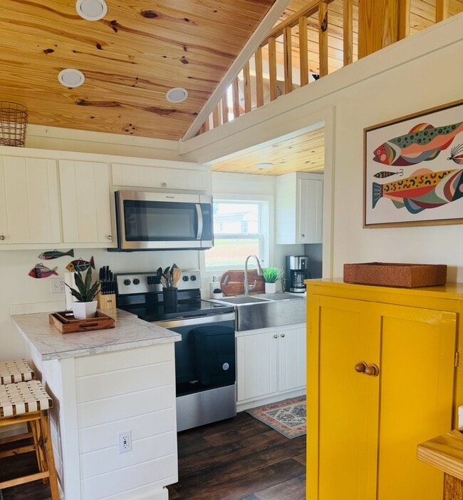 LURE LIVING - AIRBNB RENTAL ONLY - LURE LIVING - AIRBNB RENTAL ONLY