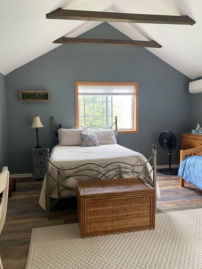 41 Taylor Rd Unidad CHARMING LAKEVIEW CABIN