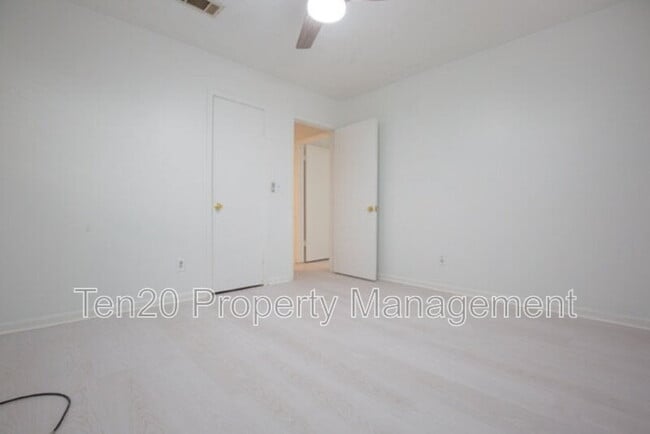 Photo - 5131 Trussell Ave