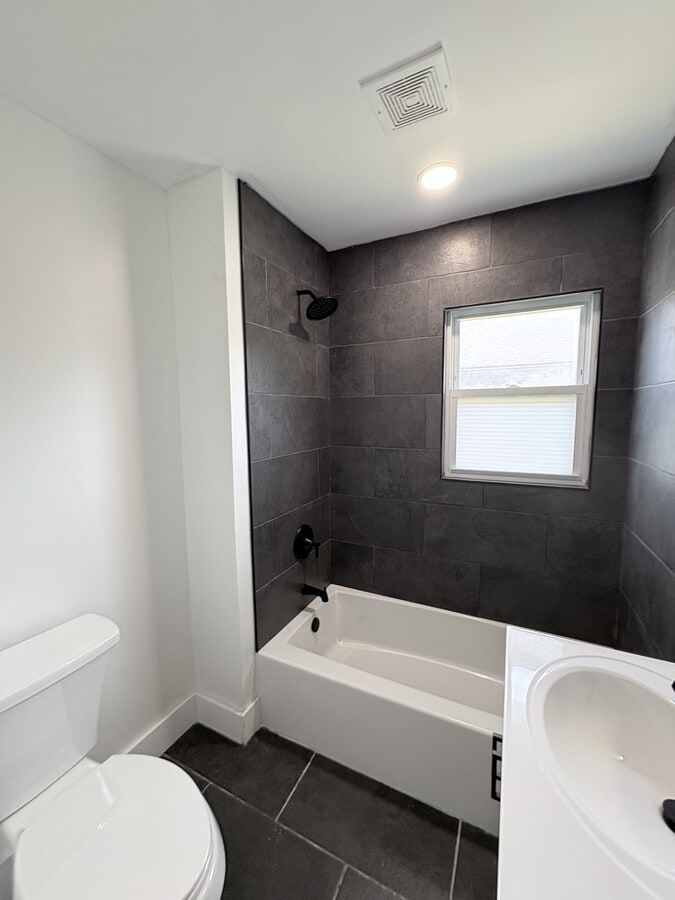 Photo - 59 N Lynn St