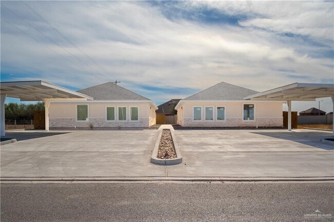 Building Photo - 18 Vision St Unit A