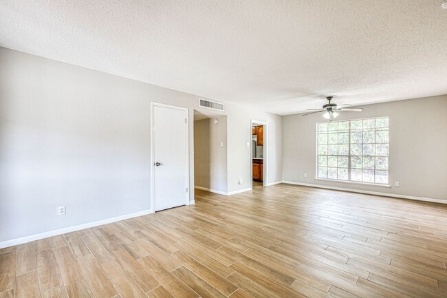 Photo - 601-603 Alicante Way Unidad 603 Alicante Way
