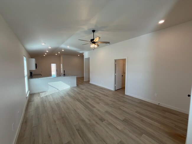 Photo - 1209 Cottonwood Ave