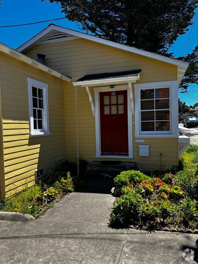 Building Photo - 119 14th St Rental