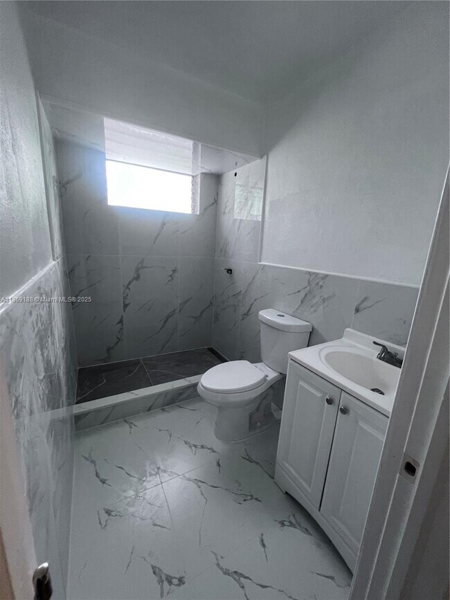Photo - 1605 NW 127th St