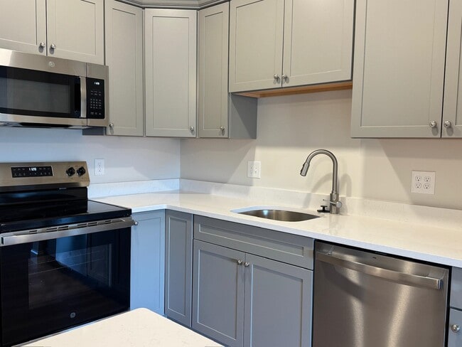 Photo - 74 Rockingham Rd Unit 104