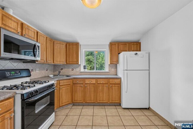 165 Oak Grove Ave