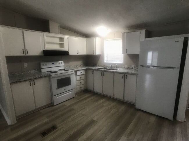 Photo - 6803 Waters Ave Unidad PH17