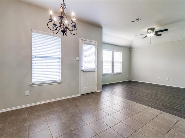 Photo - 430 Paddock Ln