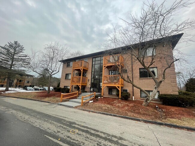 Photo - Quiet Corner Apartment in the Heart of Salem