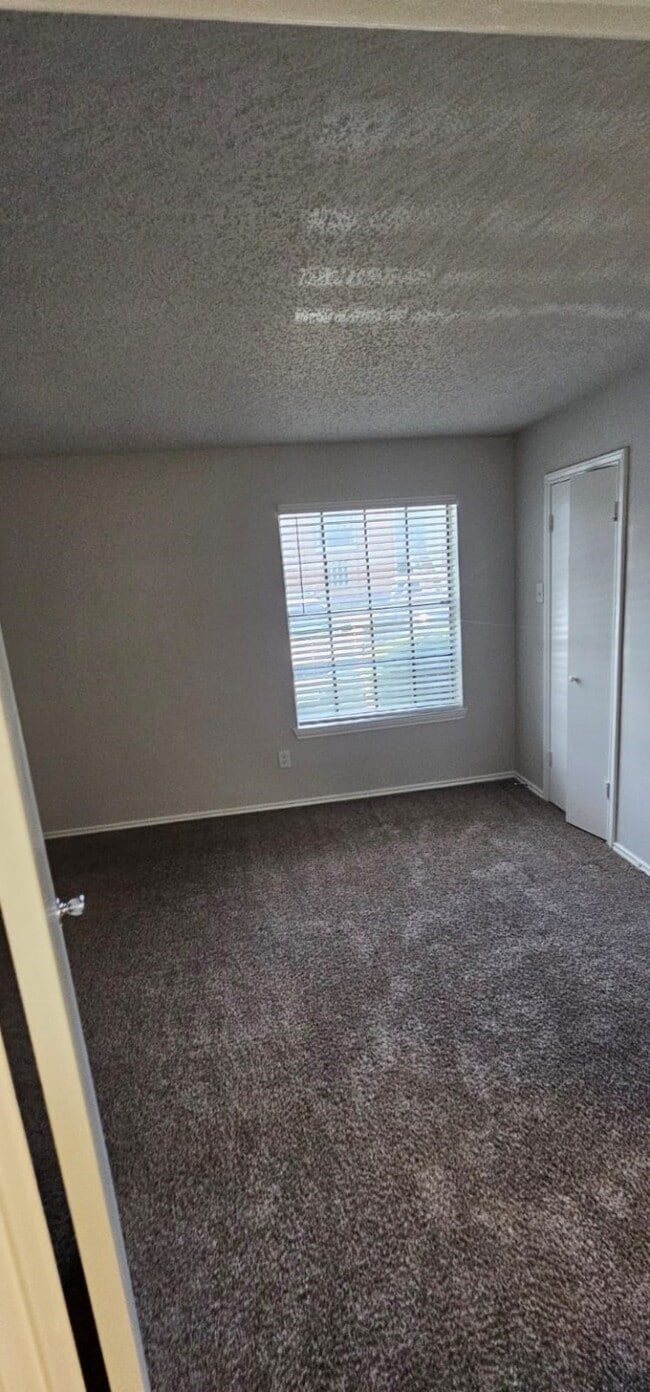 Building Photo - 3737 Timberglen Rd Unit 1912 Rental