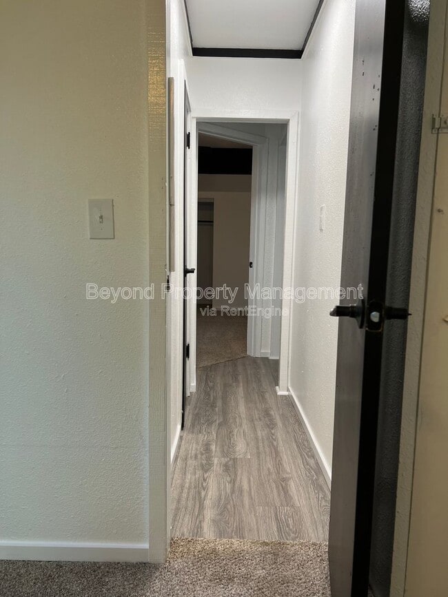 Photo - 28805 Spruce Rd