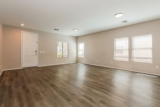 Photo - 21160 E Munoz St