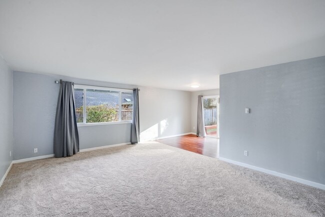 Photo - Beautiful 3 Bed, 2 Bath Rental Home in Highland Beaverton Neighborhood!