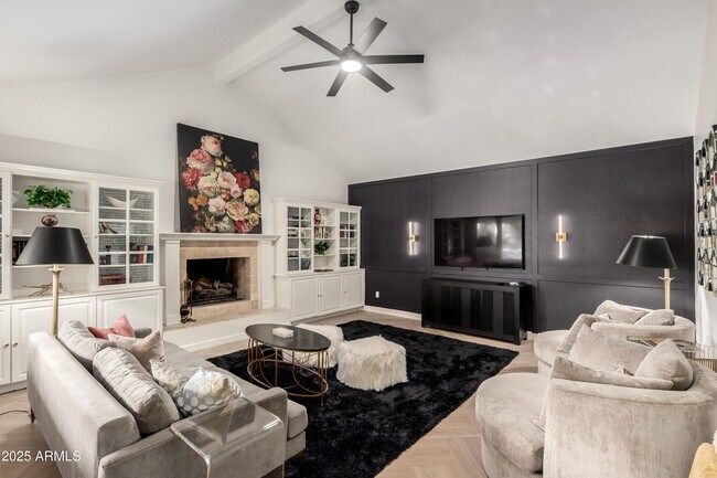 14425 N Coral Gables Dr