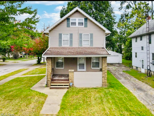 Photo - 67 E Archwood Ave Townhome