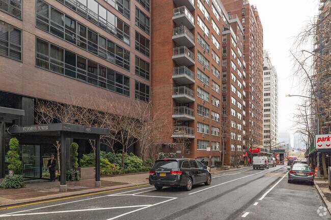 Photo - Saint James' Tower