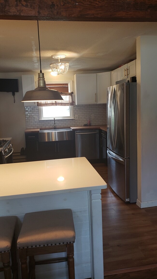 Building Photo - 126 Prentice Ave Unit Floor