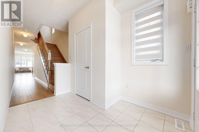 Photo - 2011 Horace Duncan Cres