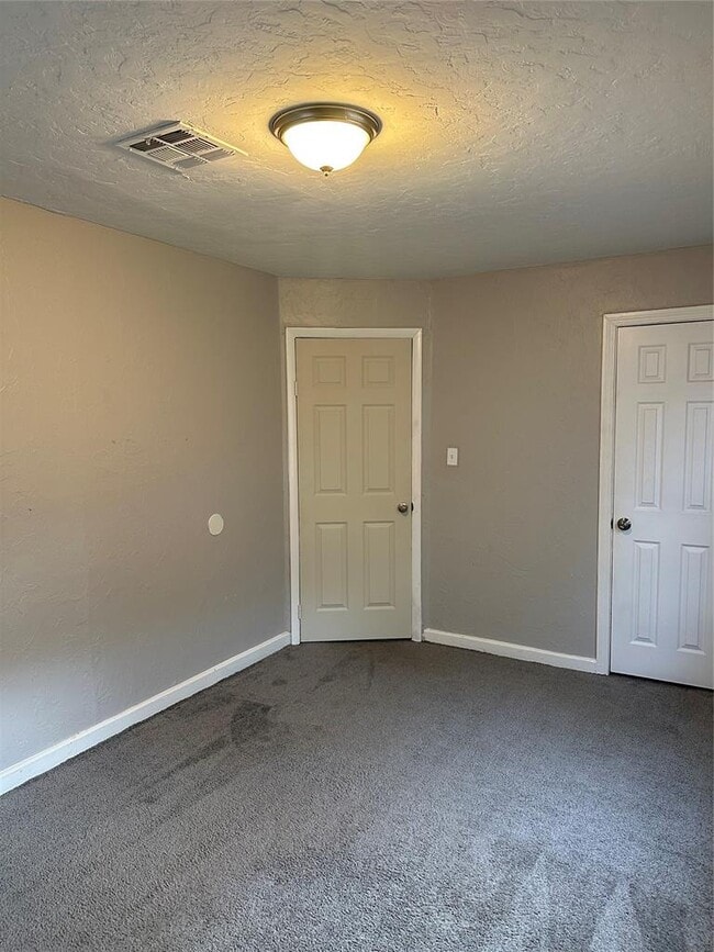 Photo - 220 W Jacobs Dr