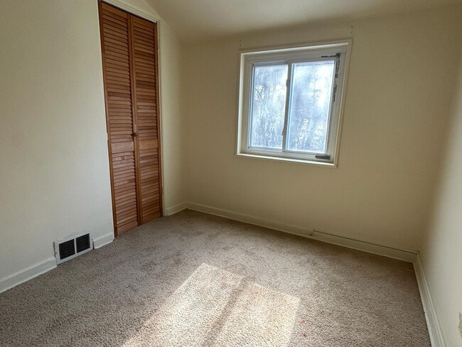 Photo - 464 Elias Dr