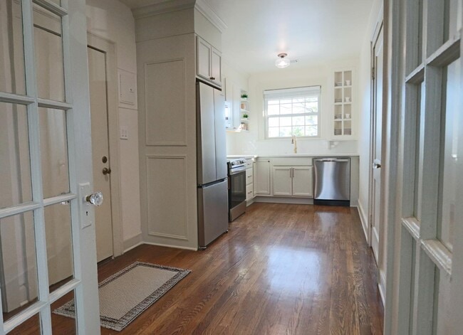 Photo - 2015 Court Ave