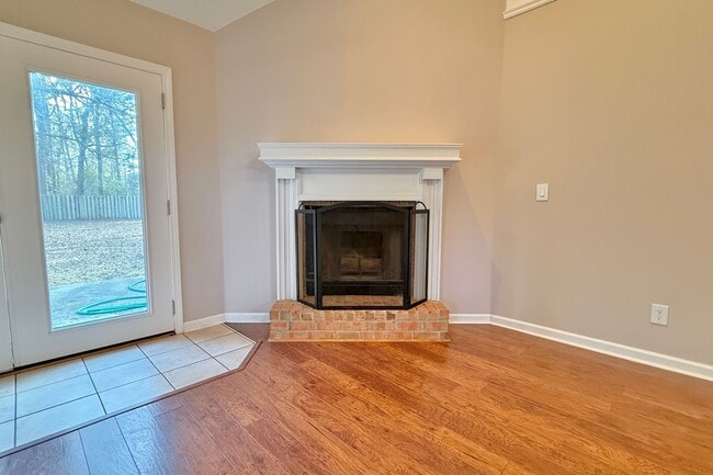 Photo - AVAILABLE NOW! (No Pets)