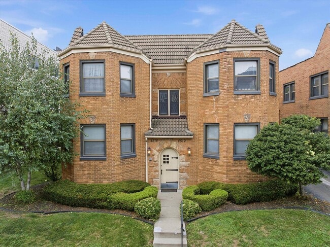 4514 Broadway Unit #2A
