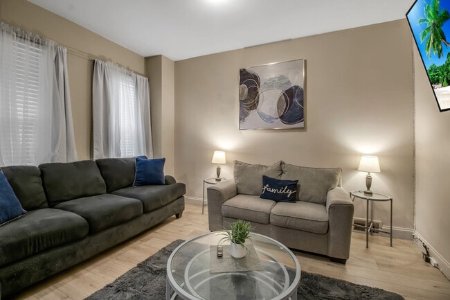 24 B St Unit SI ID1609852P