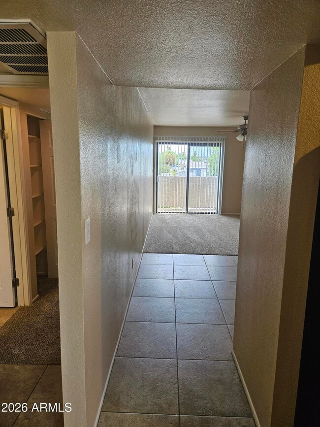 Photo - 835 N Granite Reef Rd Unidad 6A