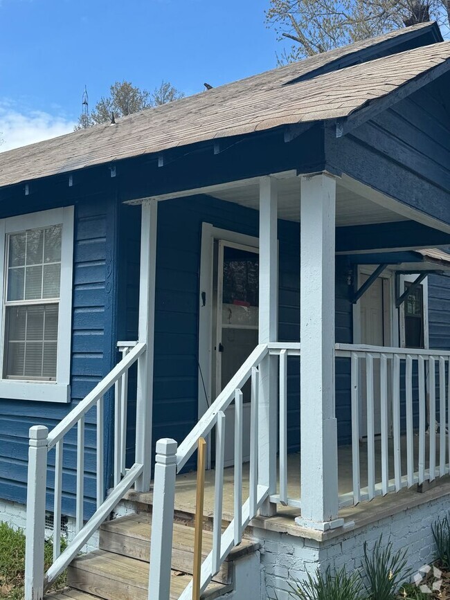 Building Photo - Questions please contact Joshua LaFever 50... Unit 1903 W 26th Ave Rental