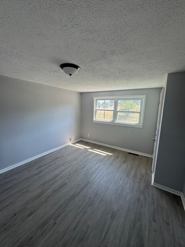 Building Photo - 3812 W Bay Ave Rental