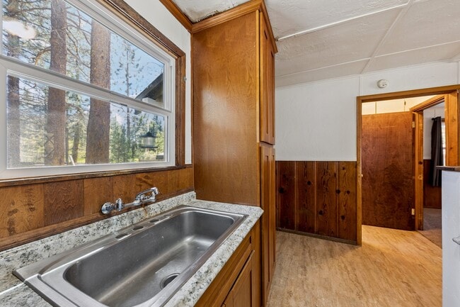 3533 Bobby Grey Cir