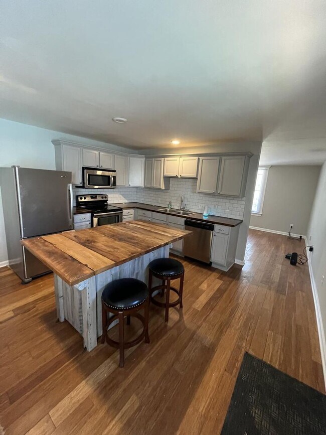 Photo - 624 N Upper St