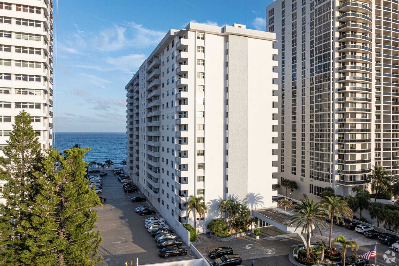 Vista adicional del edificio - Galt Towers Condominium