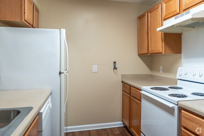 2BR,1.5BA -901SF